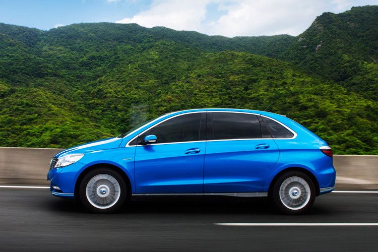 Der Denza ist Daimlers Elektroauto für China. (Foto: Daimler)