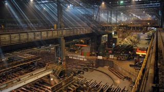 HKM (Hüttenwerke Krupp Mannesmann) produziert in Duisburg die in der Stahlverarbeitung verwendeten Vorprodukte – so genannte Brammen oder Knüppel (Archiv: Vogel Business Media)