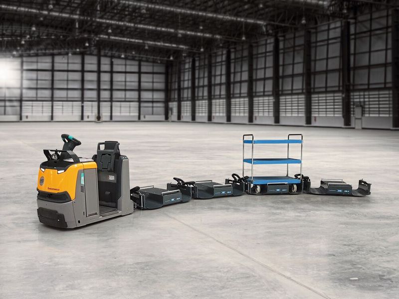 Bis zu acht Ladeeinheiten des neuen Anhängersystems Liftliner lassen sich mit Jungheinrich-Elektroschleppern der EZS-Baureihen 1, 3 und 5 koppeln. (Bild: Jungheinrich)