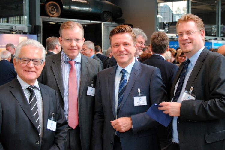 Im Vorfeld: (v.li.) Harry Brambach (Präsident Kfz-Gewerbe Baden-Württemberg), Florian Fischer (Geschäftsführer Vogel Business Media), Wilhelm Hülsdonk (Bundesinnungsmeister) und Carsten Beuß (Hauptgeschäftsführer Kfz-Gewerbe Baden-Württemberg). (Foto: Baeuchle)