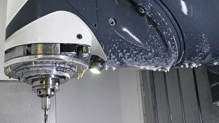 Schaeffler stellt auf der EMO eine neue Generation von hochbelastbaren Spindellagern vor. Diese sollen die Produktivität von Werkzeugmaschinen steigern und Ausfälle reduzieren. (Stefanie Michel)