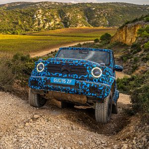 Wo andere passen müssen, fährt der EQG lässig weiter.(Bild:  Mercedes-Benz)