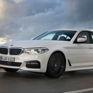 In der Oberklasse hat der BMW 540i mit 44,4 Prozent noch immer am meisten Werterhalt.(Bild:  Bernhard Limberger/BMW)