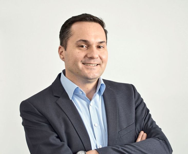 Kurt Ammerstorfer, Bereichsleiter Vertrieb, Produktmanagement und Marketing, DS Automotion GmbH: «Anders als bei klassischen Antriebskomponenten haben die Automobilhersteller heute noch wenig Erfahrung damit, wie sich die Produktionsstückzahlen entwickeln werden. Diese geforderte Flexibilität kann heute nur durch ein FTS erfüllt werden.»  (Foto Fleischmann)