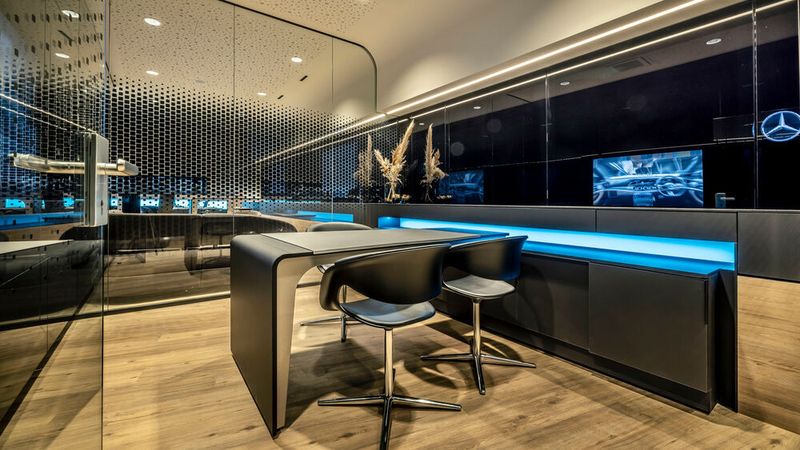 Am Rande der Ausstellungsfläche gibt es für Kunden die Möglichkeit, sich individuell und diskret beraten zu lassen. (Kunzmann)