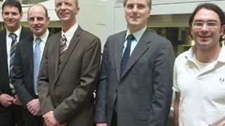 v.l. Martin Gutknecht und Dr. Dirk Dantz, Leoni Bordnetz-Systeme; Klaus Bonath, Hubert Baren und Mathias Schönlein, IPTE Germany.  Bild: IPTE (Archiv: Vogel Business Media)