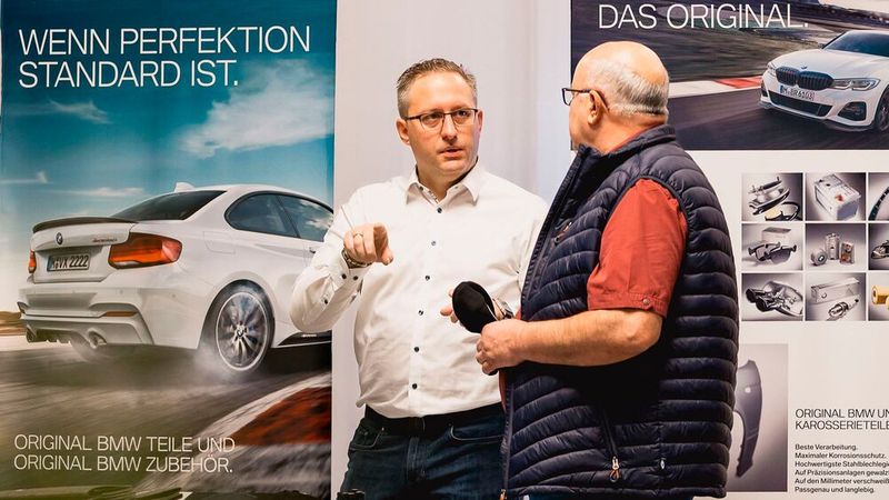 BMW ist ein traditionsreicher Partner der Fachtagung und informierte die Teilnehmer unter anderem über sein Ersatzteilprogramm. (Bild: Stefan Bausewein)
