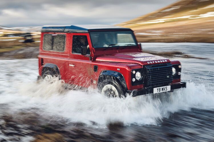 Die Offroad-Qualitäten des Engländers bleiben erhalten. (Bild: Jaguar Land Rover)