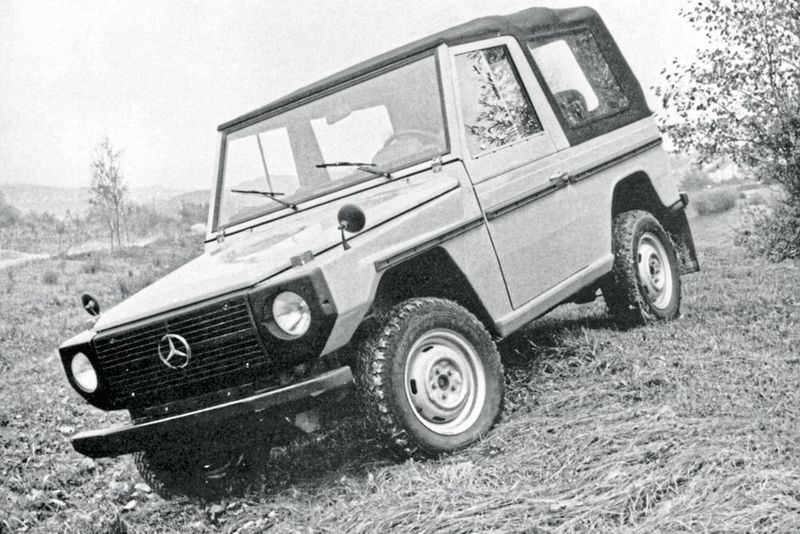 Der Mercedes-Geländewagen in der offenen Variante mit kurzem Radstand (2,40 Meter). Bild aus der im November 1975 erschienen internen Broschüre „Mercedes-Benz Cross Country Car. Technical Description.“ (Bild: © Daimler AG)