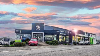 Das Stammhaus der Autohandelsgruppe in der Saarbrücker Straße in Losheim. (Bild: Autohaus Müller)