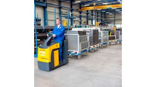 Per Routenzug können größere Materialmengen gleichzeitig befördert werden, die Zahl der Anfahrten reduziert sich. (Bidl: Fetra)