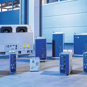 Frequenzumrichter haben sich in über 50 Jahren maßgeblich weiterentwickelt: Sie sind kompakter und leichter geworden und bedienen sich innovativer Werkstoffe und Technologien.(Bild:  Sieb&Meyer)