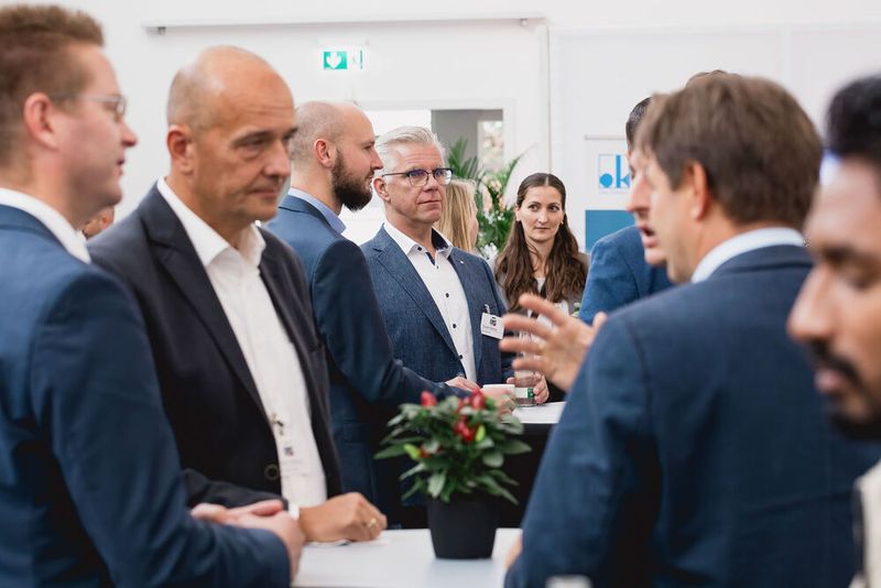 Der EMS-Tag 2024 in Würzburg bringt die Branche an einen Tisch, an dem Ideen und Lösungsansätze für Multikrisen diskutiert werden. (Bild: Stefan Bausewein)