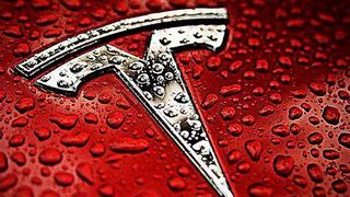 Im letzten Jahr gab es bereits Trouble bei Tesla in Grünheide, weil der Krankenstand zu hoch gewesen sei. Dabei kam es auch zu schrägen Kontrollmaßnahmen bei den Betroffenen. Jetzt rührt sich wieder etwas in Sachen kranker Tesla-Mitarbeiter, das die IG Metall scharf kritisiert ... (Bild: Tesla)