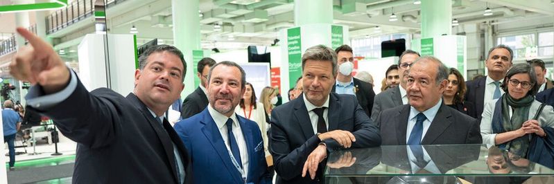 Auch nach der Pandemie ist die Hannover Messe nicht nur ein Magnet für die Industrie, sie zieht auch weiterhin Spitzenpolitiker an. Auch nach der Pandemie ist die Hannover Messe nicht nur ein Magnet für die Industrie, sie zieht auch weiterhin Spitzenpolitiker an.