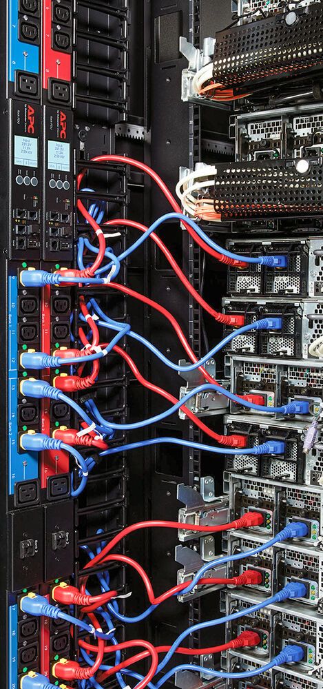 Benutzerkonfigurierbare Rack-Stromverteiler: die „AP8000“ Series Rack PDU-Plattform von APC by Schneider Electric. (Bild:  Schneider Electric)