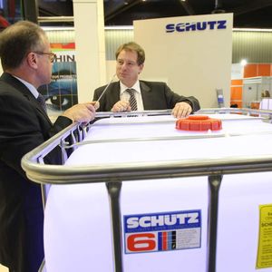 Dem Thema Sicherheit wird Schütz auf der ECS durch eine Auswahl von Produkten für Einsätze in den Ex-Zonen 1 und 2 gerecht. 