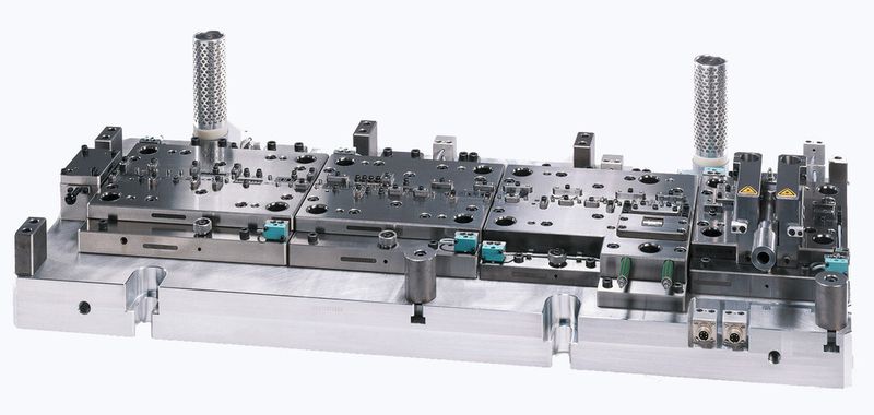 Im Werkzeugbau von Kleiner Stanztechnik werden im Schnitt pro Jahr zwischen 60 und 70 Folgeverbundwerkzeuge konstruiert und gefertigt. (Bild: Mecadat)