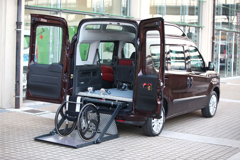Für Rollstuhlfahrer ist der Doblò mit Hochdach ein äußerst praktisches Fahrzeug. (Archiv: Vogel Business Media)