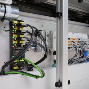 The Safety Fieldbox from Schmersal simplifies the integration of safety switchgear into the safety circuit.  (Source:  Tiepner GmbH)
