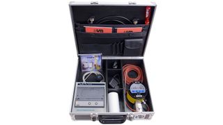 Der Druckprobenkoffer DPK3 von Union Instruments kommt insbesondere bei mobilen Druck- und Dichtheitsprüfungen an Rohrleitungen, Abwasserkanälen, Fernwärmeleitungen und Druckbehältern zum Einsatz. (Bild: Union Instruments)