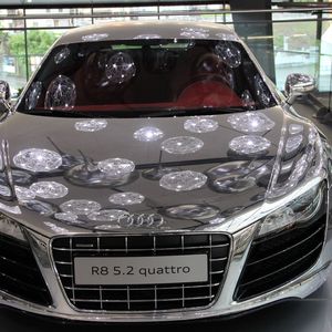 Das RFID-Seminar fand im Audi-Forum in Neckarsulm statt; im Vorraum steht dieser Audi RS 8...