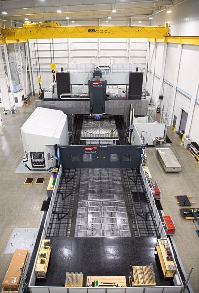 Big is beautiful: Das 6-Achs-Portalbearbeitungszentrum der Droop+Rein-T-Baureihe arbeitet im neuen Center for Advanced Large Manufacturing, für das Metalex eine riesige Halle mit extrem schwingungsarmem, 7.000 Tonnen schwerem Fundament bauen ließ. (Bild: Amber Bridges Photography)