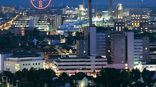 Anerkennung für Leistungen im Geschäftsjahr 2012: Bayer-Mitarbeiter erhalten 700 Millionen Euro Erfolgsbeteiligung. (Bild: Bayer)