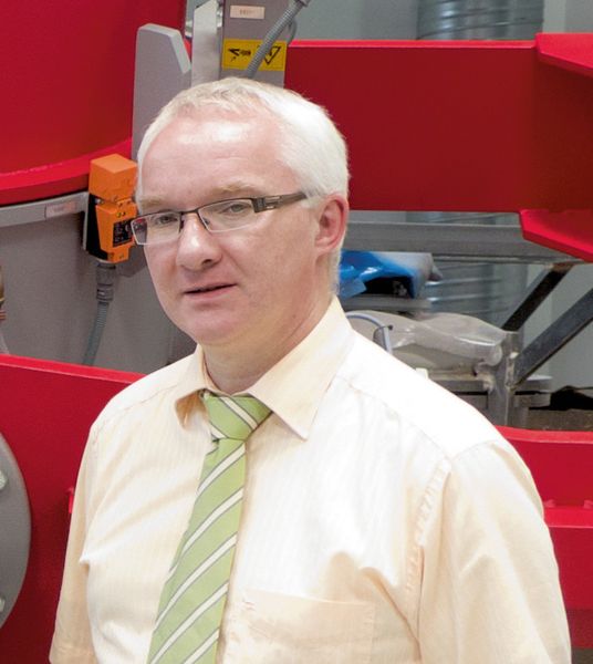 » Früher wurden große Chargen gemischt; damals waren die Reinigungszeiten von unter- geordneter Bedeutung. Heute jedoch sind in vielen Branchen kleine Chargen nachgefragt. « Andreas Backhaus, Mixaco (Bilder: SEW)