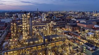 BASF leidet unter der schwachen Konjunktur und den internationalen Unsicherheiten. (BASF)