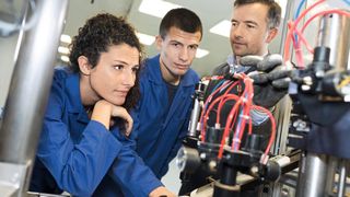 Hi-Rel-Verkabelung: Wann ist die Verdrahtung mit einzelnen Leitungen und wann mit FPC sinnvoll? (Bild: ©auremar - stock.adobe.com)