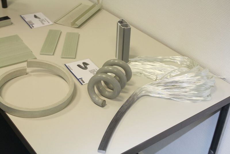 Thomas Technik + Innovation präsentierte diverse Profile aus GFK, die mittels Pultrusion erzeugt wurden. Da geht heute offensichtlich so Einiges... (Bild: Königsreuther)