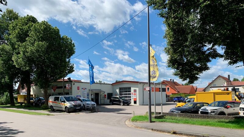 Seit 2007 wartet und repariert das Team um Rudolf Pickl Pkws und leichte Nutzfahrzeuge in Hohenwart. (Schweitzer/»kfz-betrieb«)