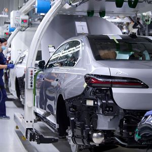 Seit Juli fertigt BMW im Werk in Dingolfing den neuen 7er.(Bild:  Tom Kirkpatrick/BMW)