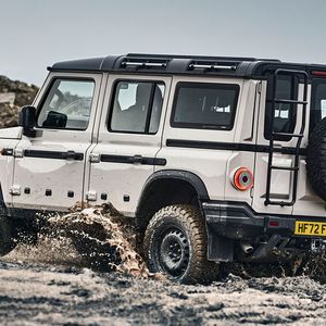 Eine komplett auf Offroad getrimmte Ausgabe des Ineos Grenadier kostet über 75.000 Euro.(Bild:  Ineos)