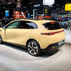 Die Kompakt-Limousine soll bis zu 460 Kilometer Reichweite bieten.(Bild:  Wehner - VCG)