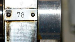 Gleiches Magazin nach der Reinigung mit einem herkömmlichen Industrielappen. (Zeller+Gmelin)