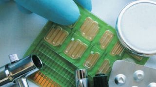 Die ivD-Plattform ist die zentrale Komponenten für die patientennahe Diagnostik. (Bilder: Fraunhofer IBMT und Fraunhofer IPM) (Archiv: Vogel Business Media)