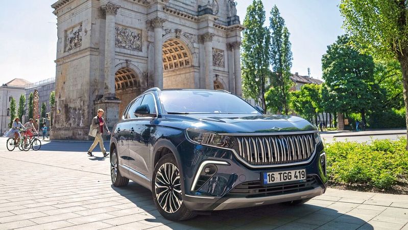 Der türkische Autobauer Togg nutzt die IAA in München, um seine beiden E-Modelle zu präsentieren. (Bild:  SP-X/Dani Heyne)