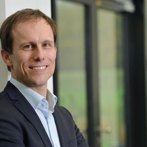 Prof. Dr. Tobias Heed explores how the human brain processes touches.