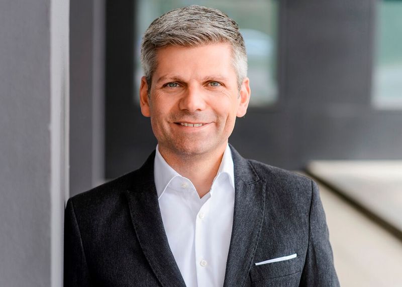 „Wenn es nur eine infizierte E-Mail oder ein USB-Stick ins Haus schafft, ist die Firewall schon überlistet“, warnt Stephan Theis, Co-Founder von Data-OS, Anbieter von Automatisierung für IT-Security.