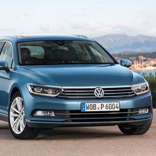 Von einem der Rückrufe sind hierzulande rund 2.000 Passat-Modelle betroffen.(Bild:  Volkswagen)
