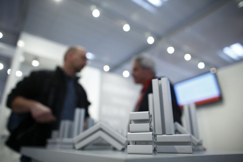 Impressionen von der FMB 2013: Die FMB führt Konstrukteure, Entwickler und Einkäufer zielorientiert zusammen und präsentiert das gesamte Spektrum der Zulieferindustrie für den Maschinen- und Anlagenbau einschließlich der dazugehörigen Dienstleistungen, darunter u.a. Marktführer aus den Bereichen Antriebstechnik, Steuerungstechnik sowie Montage- und Handhabungstechnik. (Bild: Clarion Events Deutschland GmbH)
