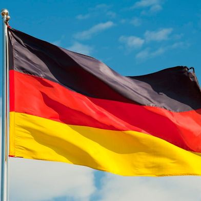 Die US-Zollpolitik von Donald Trump macht vielen zu schaffen. Deshalb suchen deutsche Player auch nach alternativen Märkten. Eine Umfrage förderte jetzt zutage, dass sich vor allem der Mittelstand wieder auf Deutschland selbst konzentriert, um Ausfälle zu kompensieren ... (Bild: German Fan)