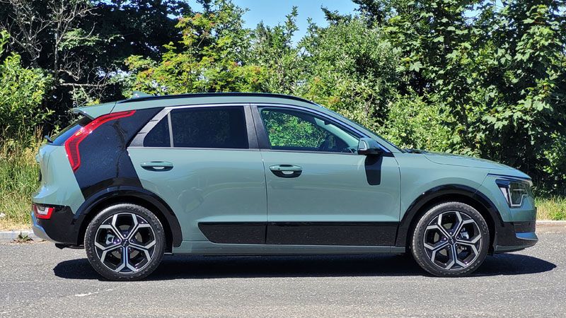 Neben einem Hybrid und einem Plug-in-Hybrid ... (Bild: Wehner/Vogel Communications Group)