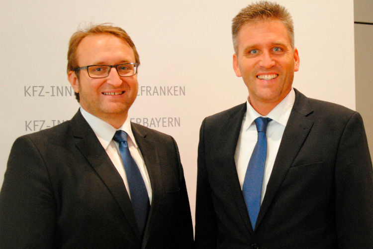 Klasse Gastgeber: (v.li.) Geschäftsführer Michael Frank und Obermeister Roland Hoier (beide Kfz-Innung Unterfranken). (Baeuchle)