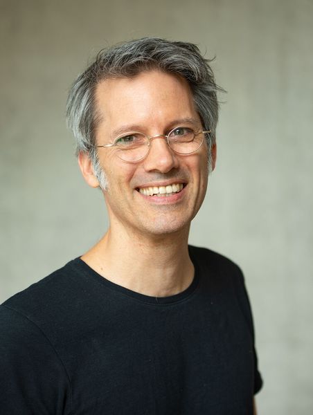 PD Dr. Oliver Schülke, Wissenschaftler in der Forschungsgruppe Soziale Evolution der Primaten am Deutschen Primatenzentrum und Leiter der Studie. (Bild: Karin Tilch / Deutsches Primatenzentrum GmbH)