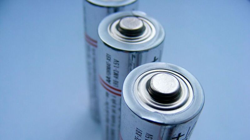 Forscher entwickeln Aluminium-Ionen-Batterien mit verbesserter