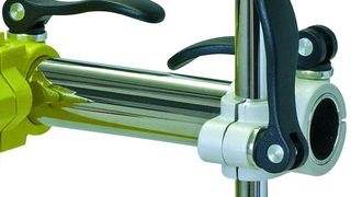 Einsatz als Spannelement: Der neue KIPP-Exzenterhebel rationalisiert Spannvorgänge und Einstellarbeiten durch drehmomentfreies, schnelles und einfaches Spannen ohne jedes weitere Hilfsmittel. (Archiv: Vogel Business Media)