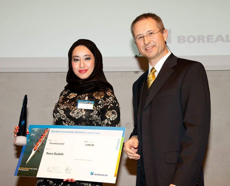 Rana Qudaih, Gewinnerin des Awards für die Masterarbeit, und Alfred Stern, Borealis Senior Vice President Innovation & Technology  (Bild: Borealis)